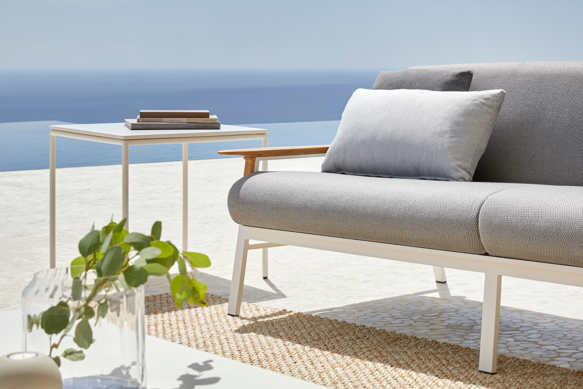 CITY SQUARE SIDE TABLE