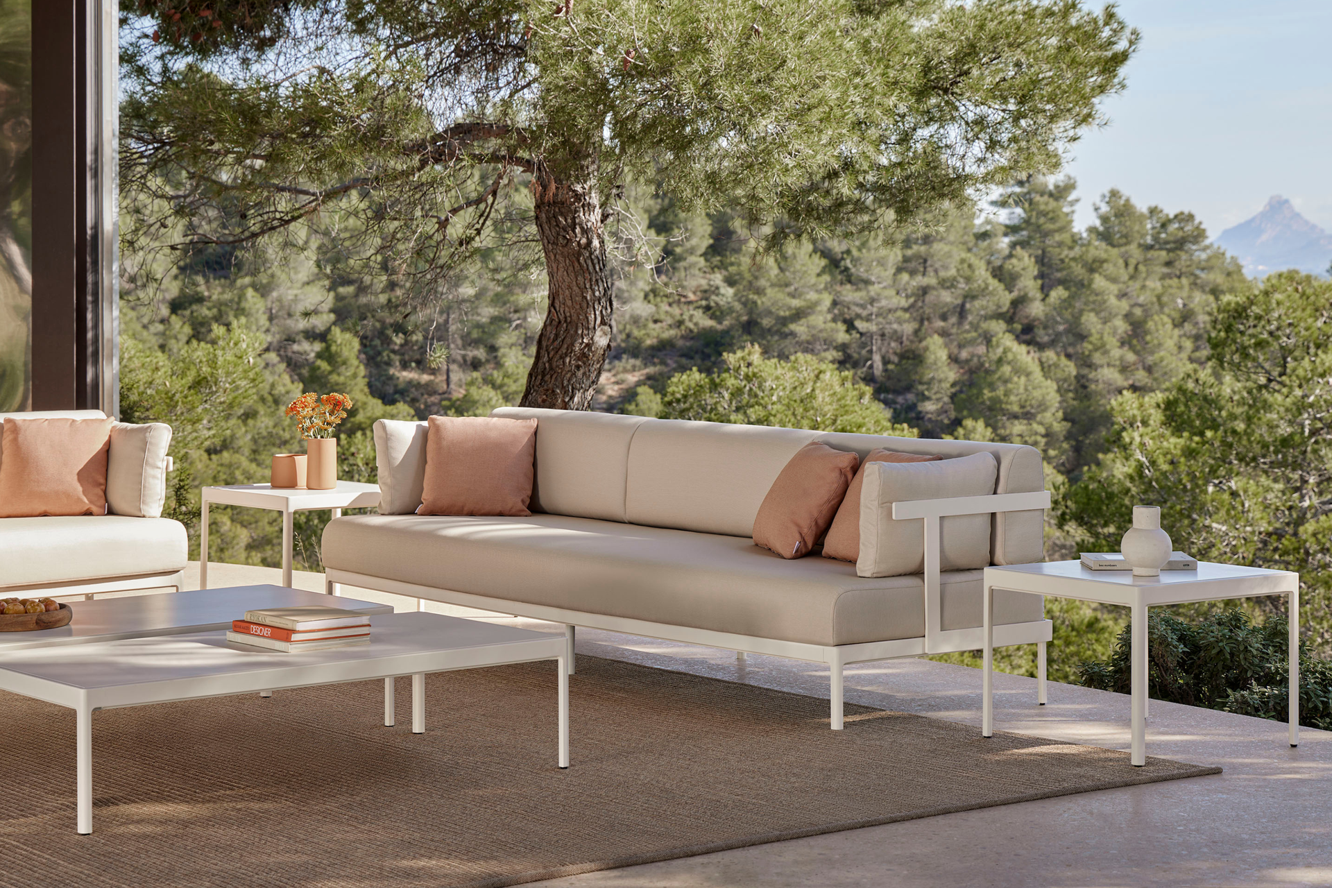 LEGACY ESSENCE SOFA 3