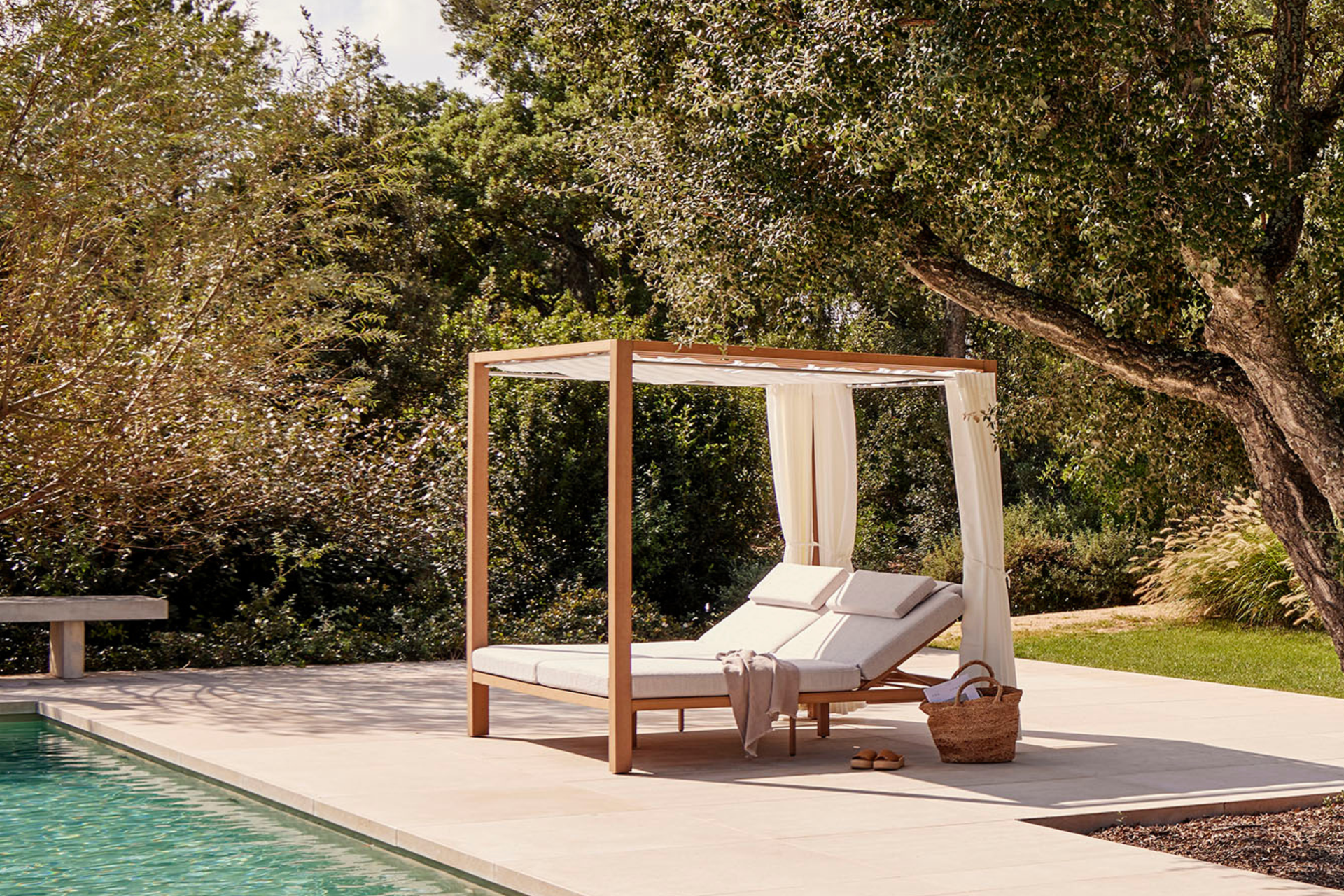 KAHN DOUBLE CHAISE WITHOUT CURTAINS